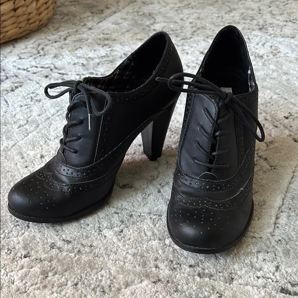 Oxford booties